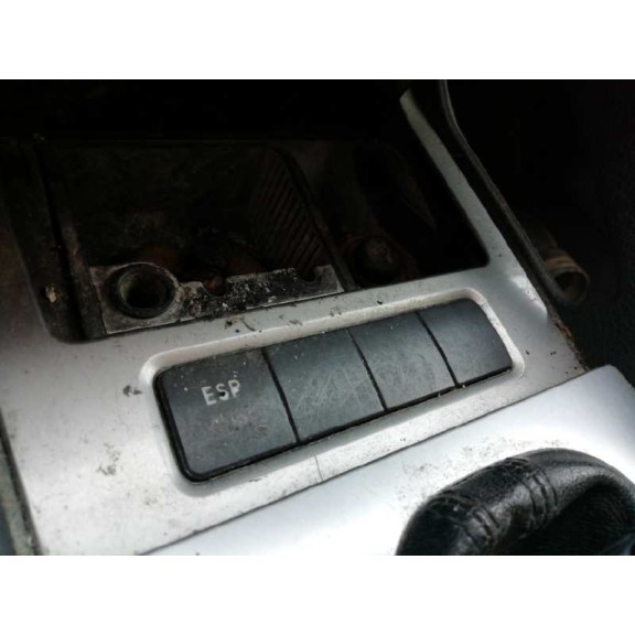 volkswagen golf v berlina (1k1) del año 2004