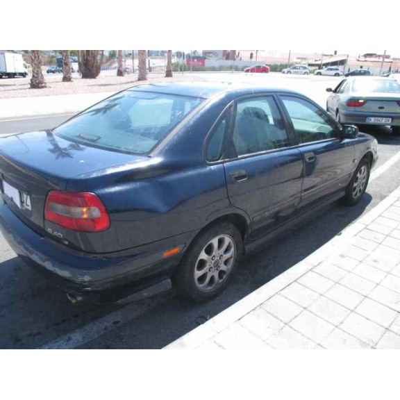volvo s40 berlina del año 1999