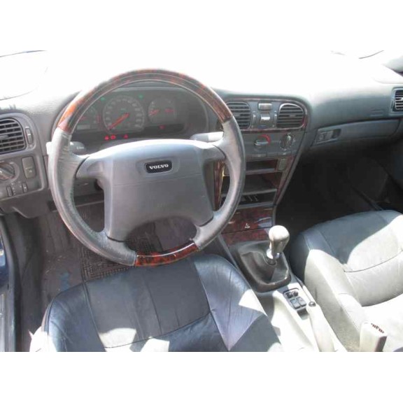 volvo s40 berlina del año 1999