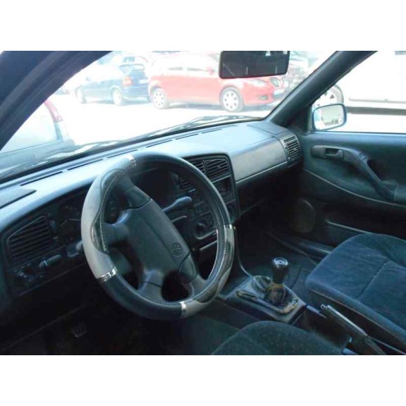 volkswagen passat berlina (3a2) del año 1994