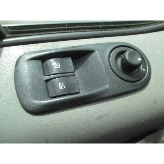 renault trafic combi (ab 4.01) del año 2004