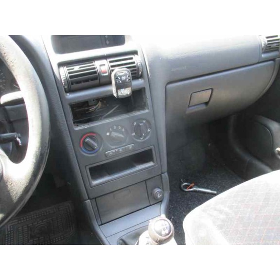 opel astra g berlina del año 1999