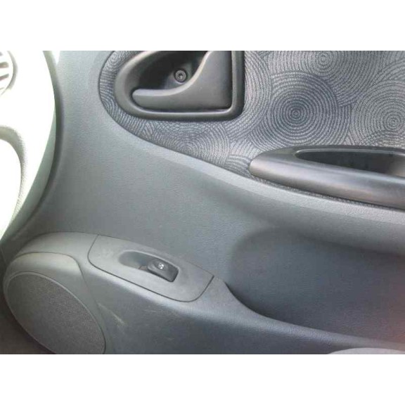 renault megane i berlina hatchback (ba0) del año 1998