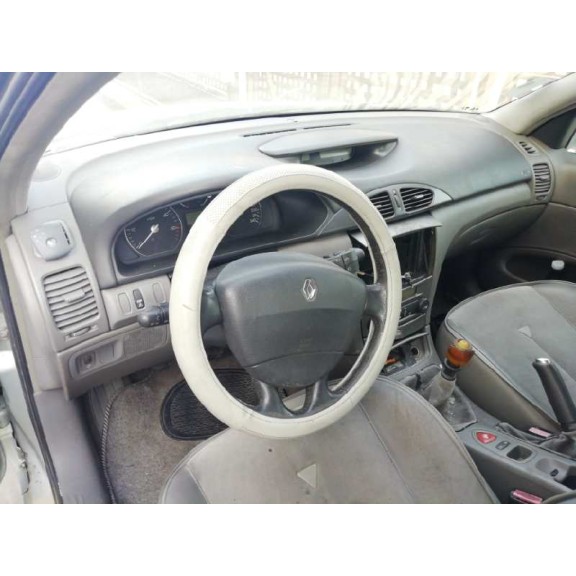 renault laguna ii (bg0) del año 2004