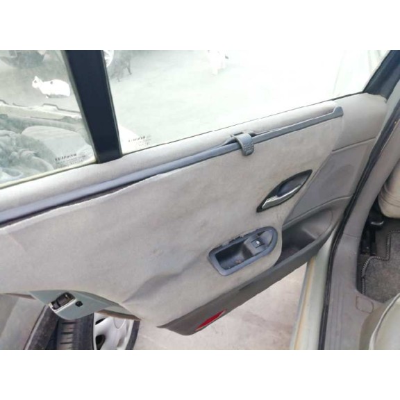 renault laguna ii (bg0) del año 2004