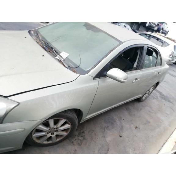 toyota avensis berlina (t25) del año 2006