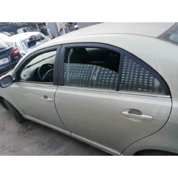 toyota avensis berlina (t25) del año 2006