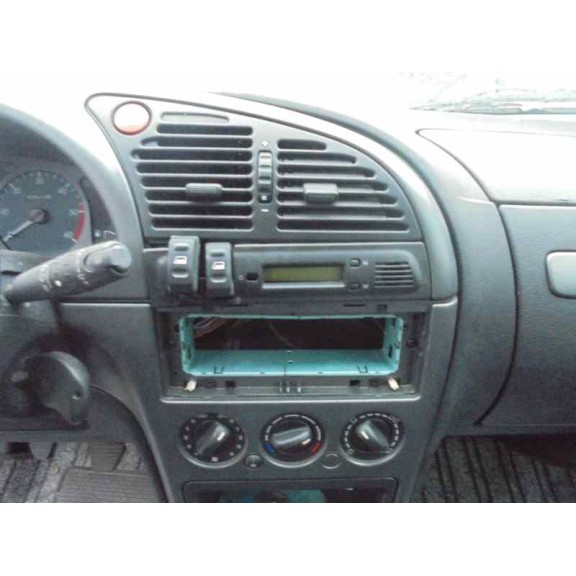 citroën xsara berlina del año 2000