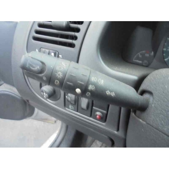 citroën xsara berlina del año 2000