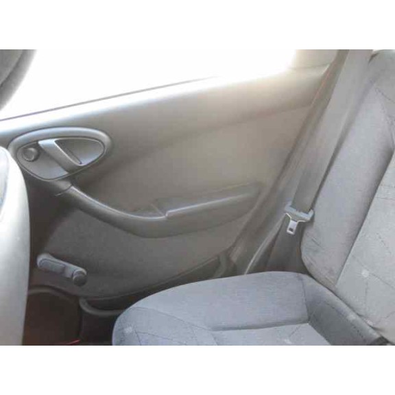 citroën xsara berlina del año 2001