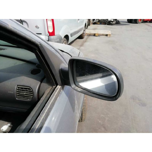 opel corsa c del año 2004