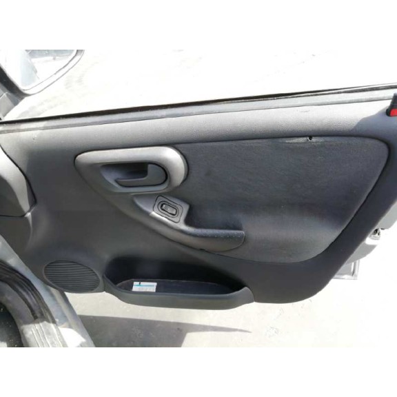 opel corsa c del año 2004