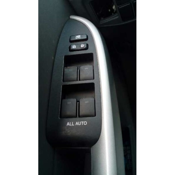 toyota prius (nhw30) del año 2012