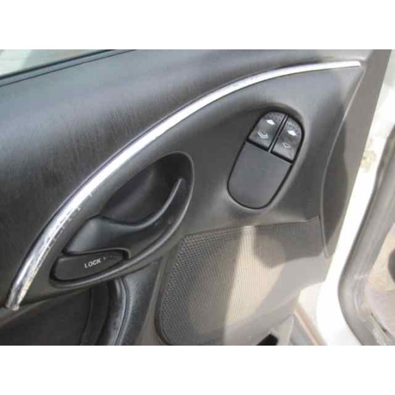 ford focus berlina (cak) del año 2000