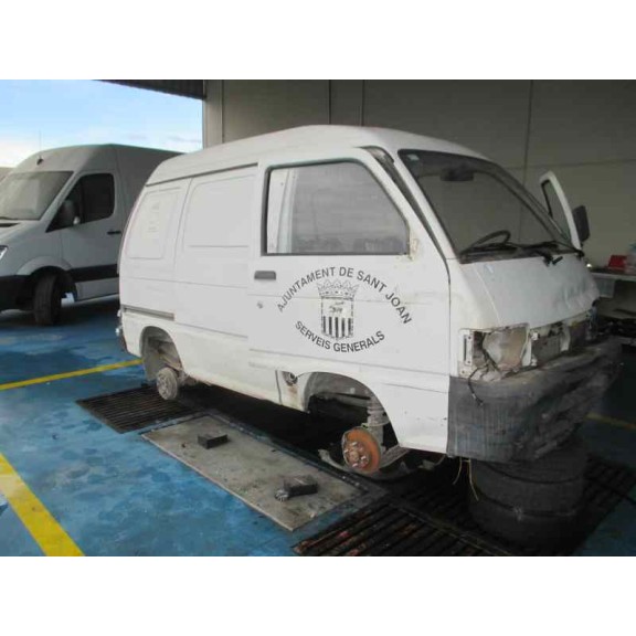 piaggio (vespa) porter caja cerrada del año 2002