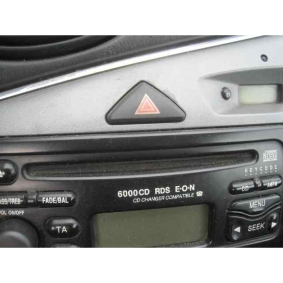 ford focus berlina (cak) del año 2000