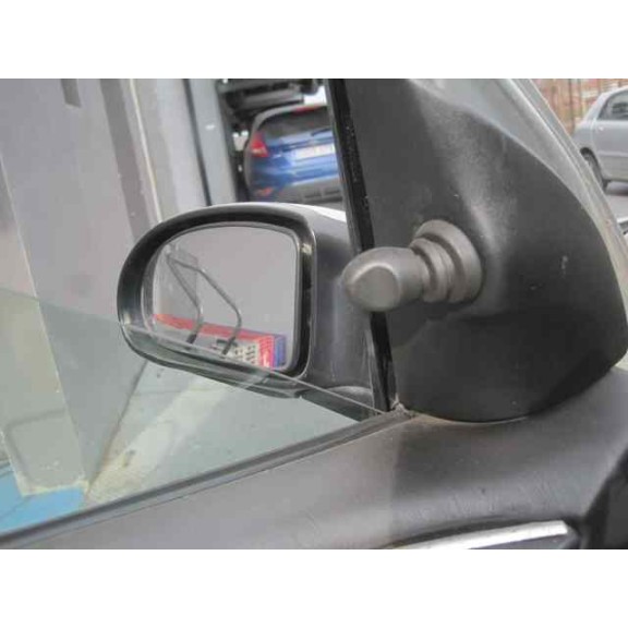 ford focus berlina (cak) del año 2000