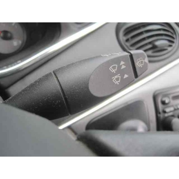 ford focus berlina (cak) del año 2000