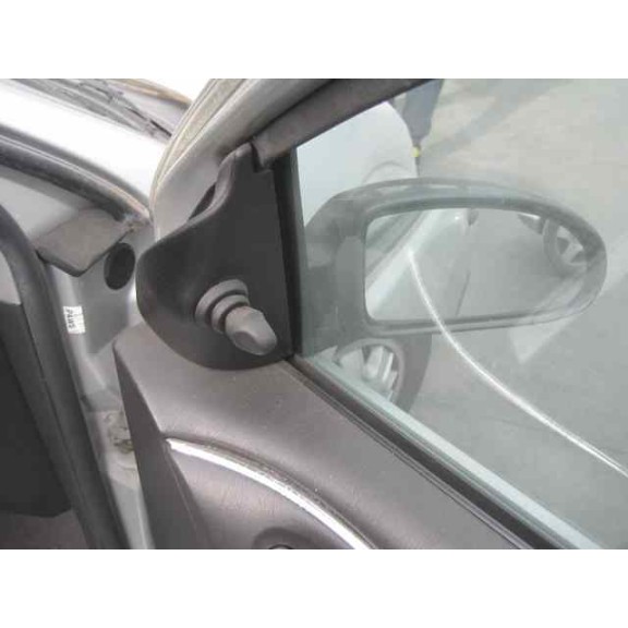 ford focus berlina (cak) del año 2000