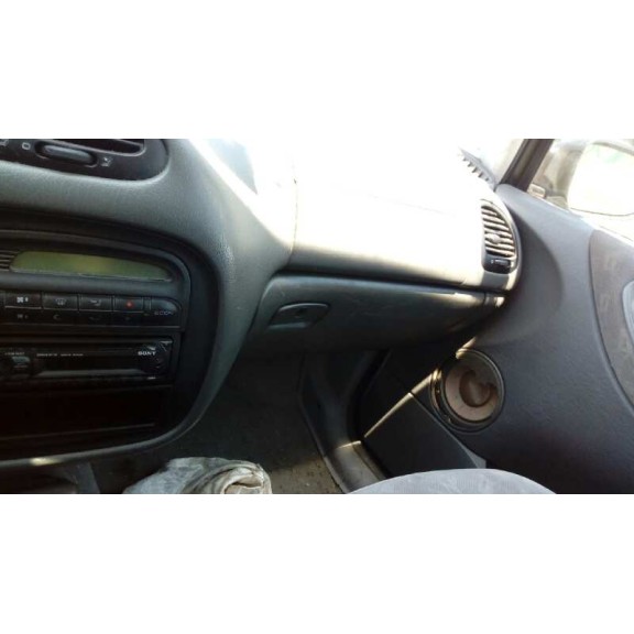 seat alhambra (7v8) del año 1996