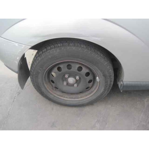 ford focus berlina (cak) del año 2000