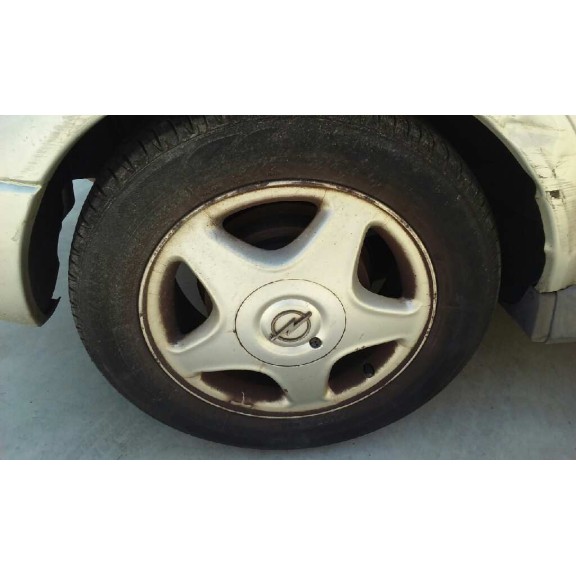 opel astra g berlina del año 2000