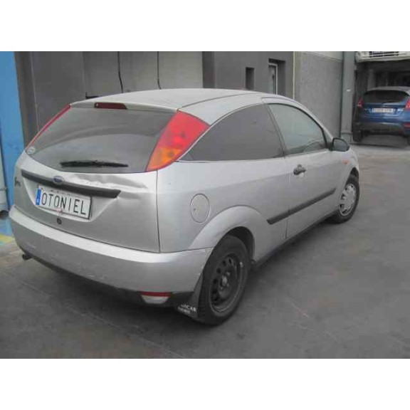ford focus berlina (cak) del año 2000