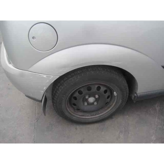 ford focus berlina (cak) del año 2000