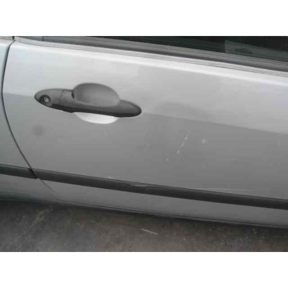 ford focus berlina (cak) del año 2000