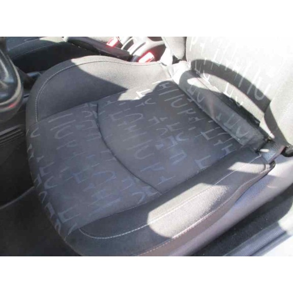 peugeot 206 berlina del año 2001