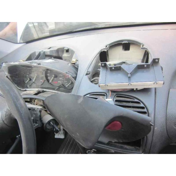 peugeot 206 berlina del año 2000