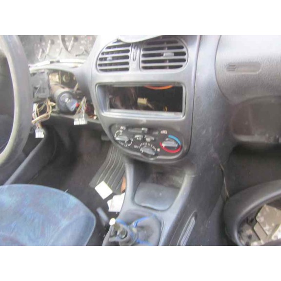 peugeot 206 berlina del año 2000