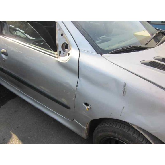 peugeot 206 berlina del año 2000