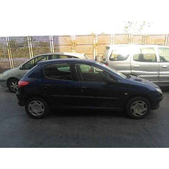 peugeot 206 berlina del año 2001