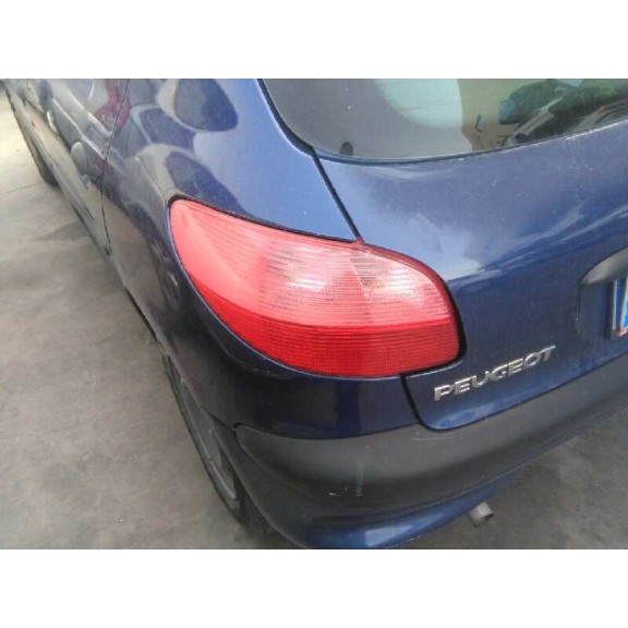 peugeot 206 berlina del año 2001