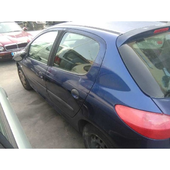 peugeot 206 berlina del año 2001
