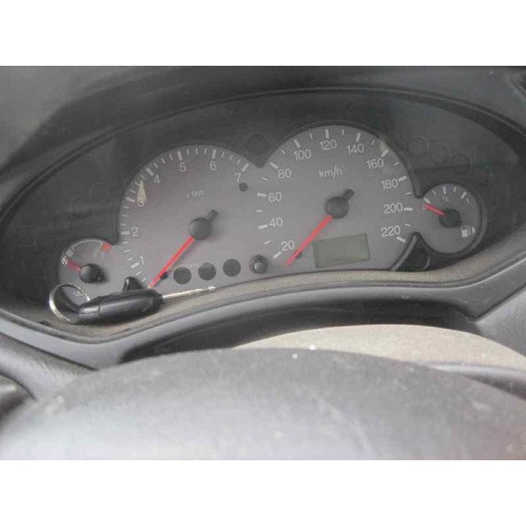 ford focus berlina (cak) del año 2000
