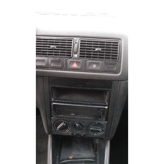 volkswagen golf iv berlina (1j1) del año 1999