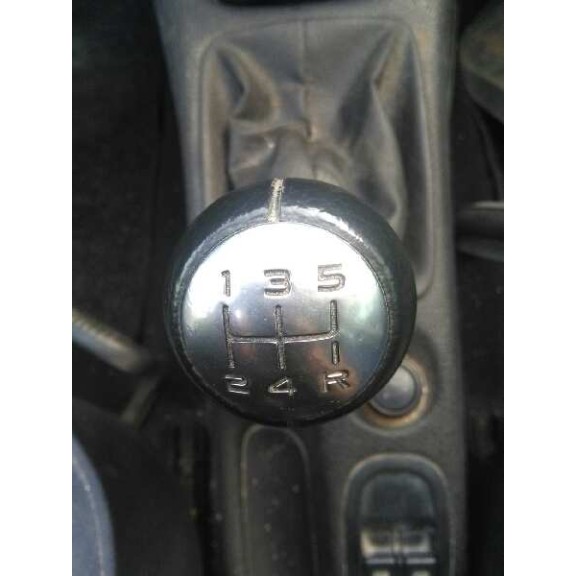 peugeot 206 berlina del año 2001