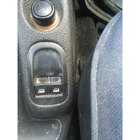 peugeot 206 berlina del año 2001