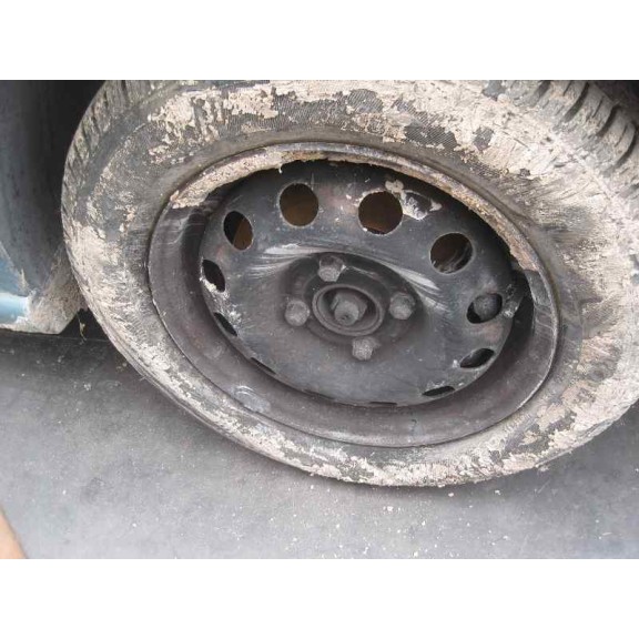 ford focus berlina (cak) del año 2000