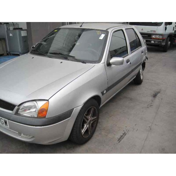 ford fiesta berlina (dx) del año 2001