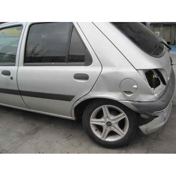 ford fiesta berlina (dx) del año 2001
