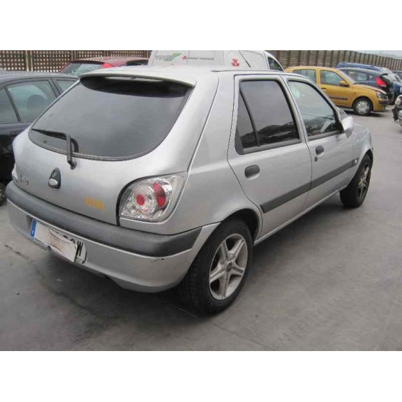 ford fiesta berlina (dx) del año 2001