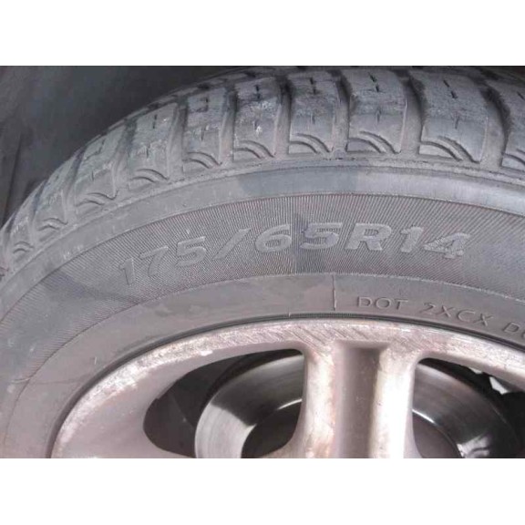 ford fiesta berlina (dx) del año 2001