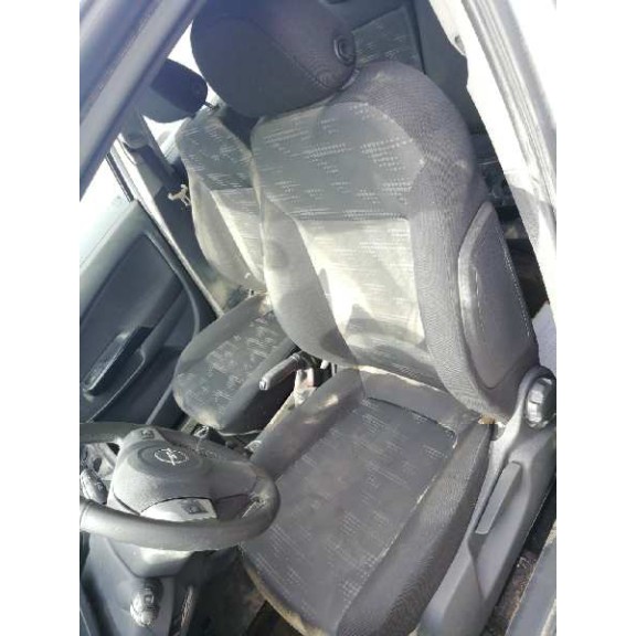 opel corsa d del año 2011