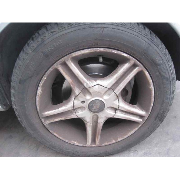 ford fiesta berlina (dx) del año 2001