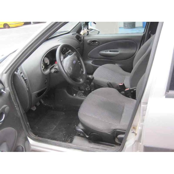 ford fiesta berlina (dx) del año 2001
