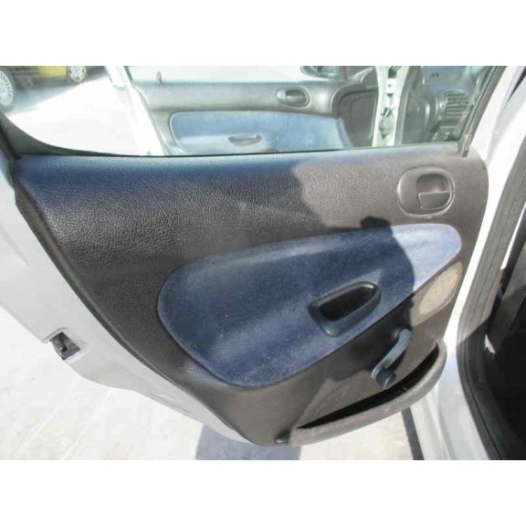 peugeot 206 berlina del año 1999