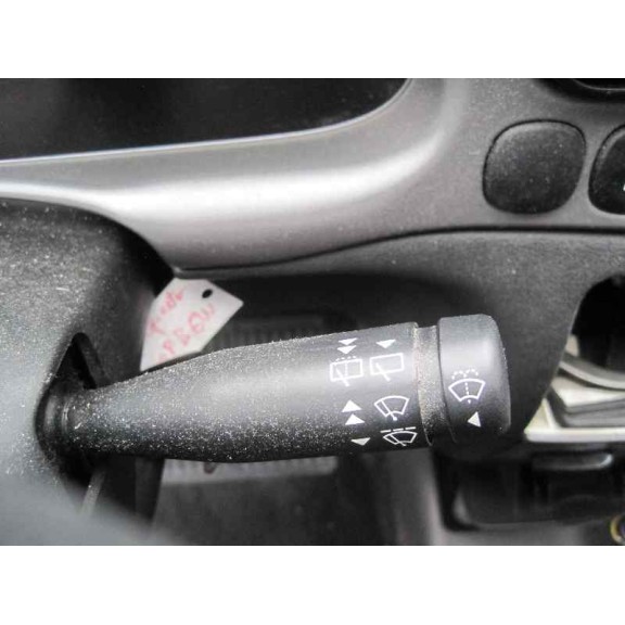 ford fiesta berlina (dx) del año 2001